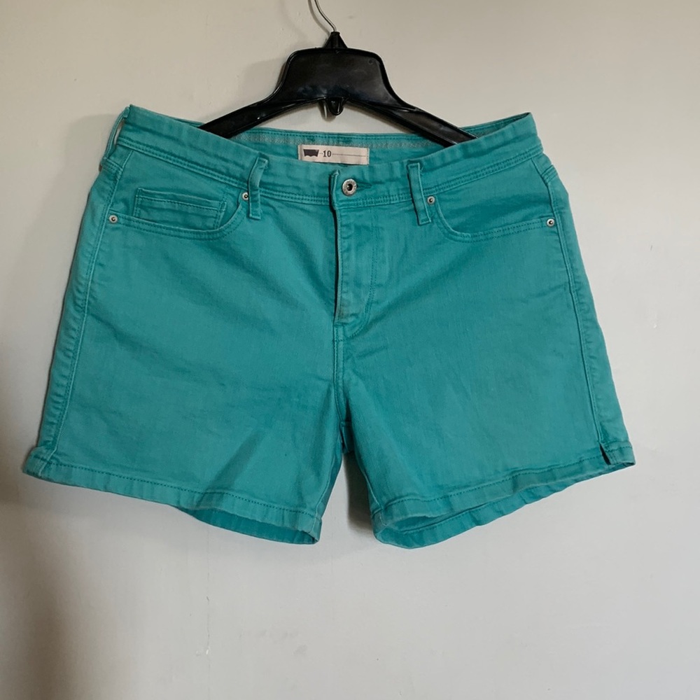 Levi’s boyfriend short